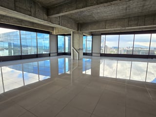 En venta Pent House Oficinas en Zona 10 Diagonal 6 - 5