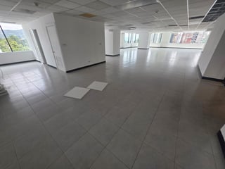 Oficina en renta nivel medio en zona 14 area centrica Ref-5286 - 4
