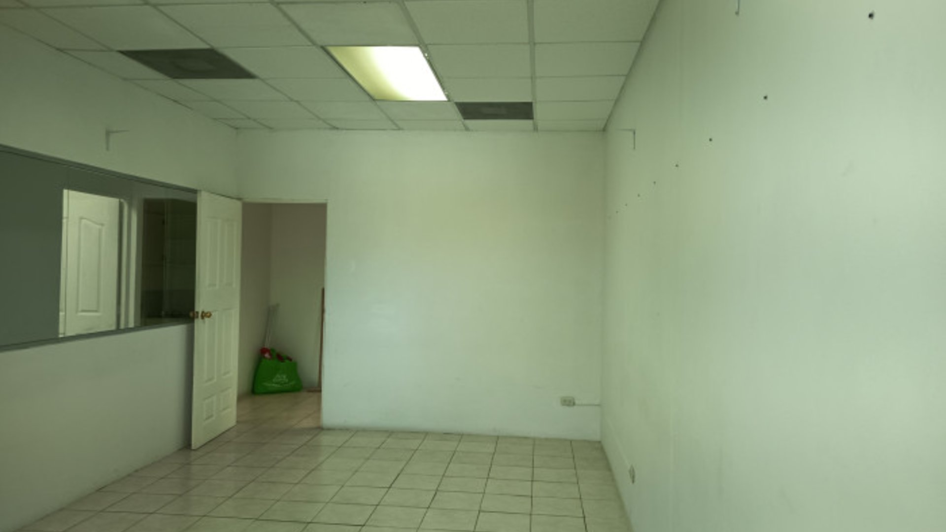 Oficina en Venta y/o renta en Zona 10 Zona Pradera - Miniatura 7