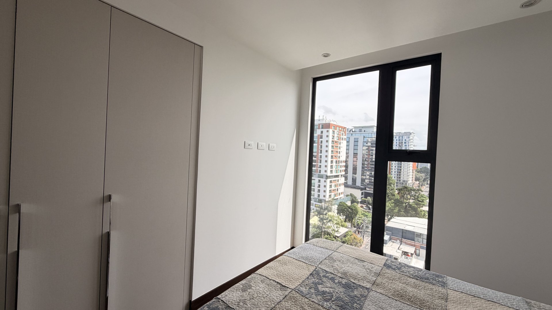 Apartamento en Alquiler Edificio Vasanta, zona 10 N12 - Miniatura 10