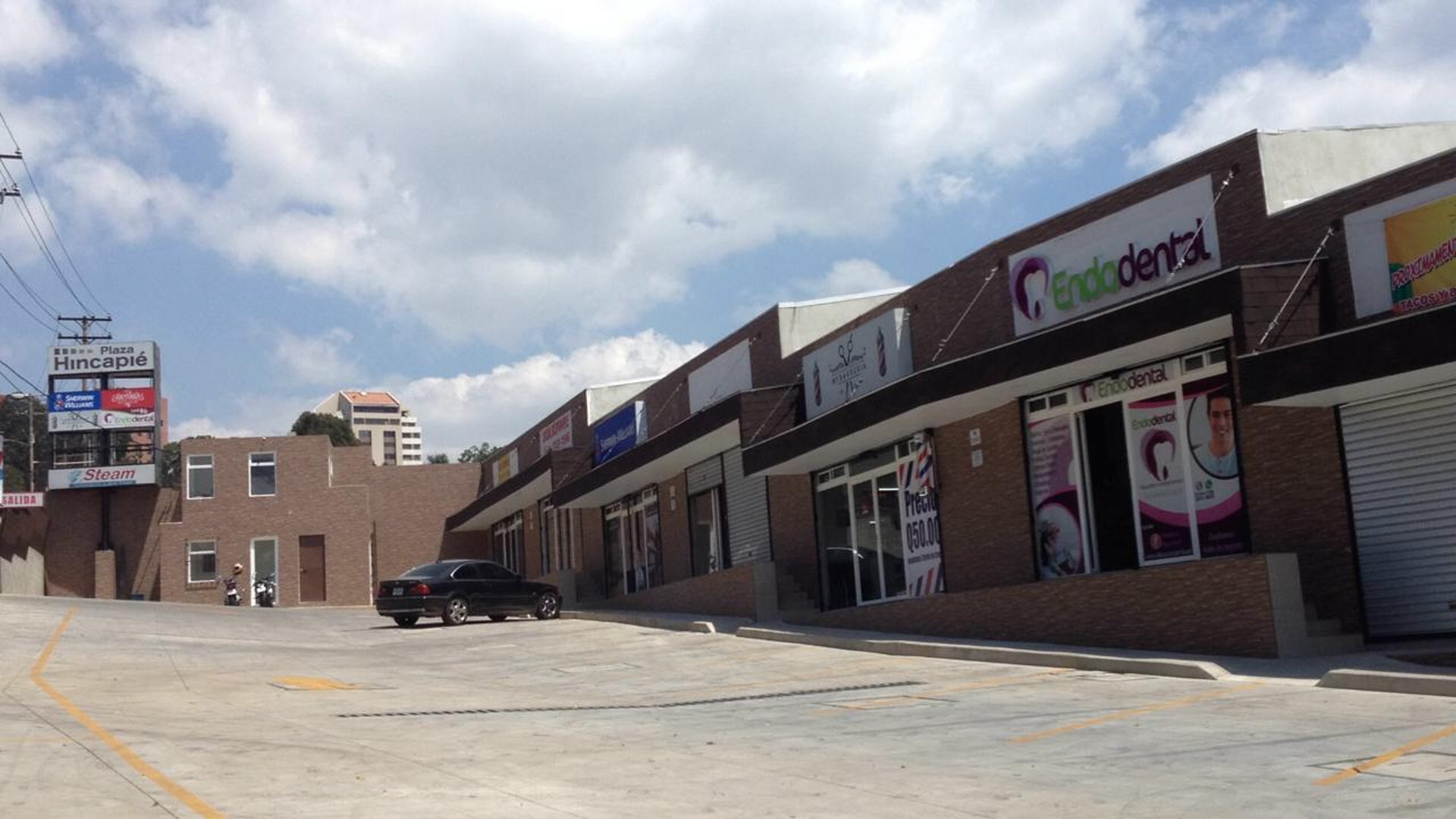 Local en alquiler, Plaza Hincapié zona 13 - Miniatura 2