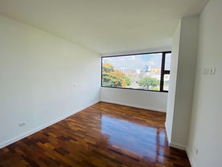 Apartamentos en Renta zona 10 / Lucca - Image 5