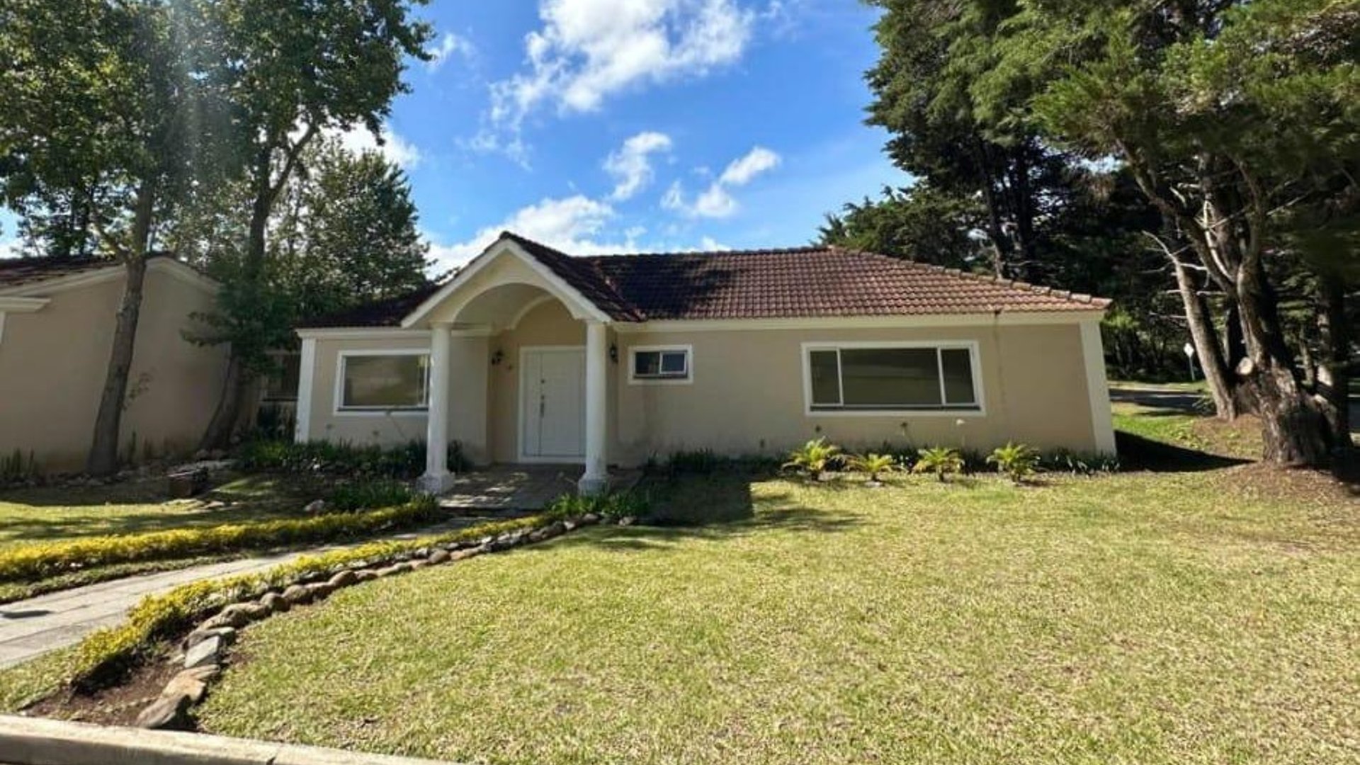 📍 CASA EN RENTA – CONDOMINIO CASA Y CAMPO | KM 23.5 CAES