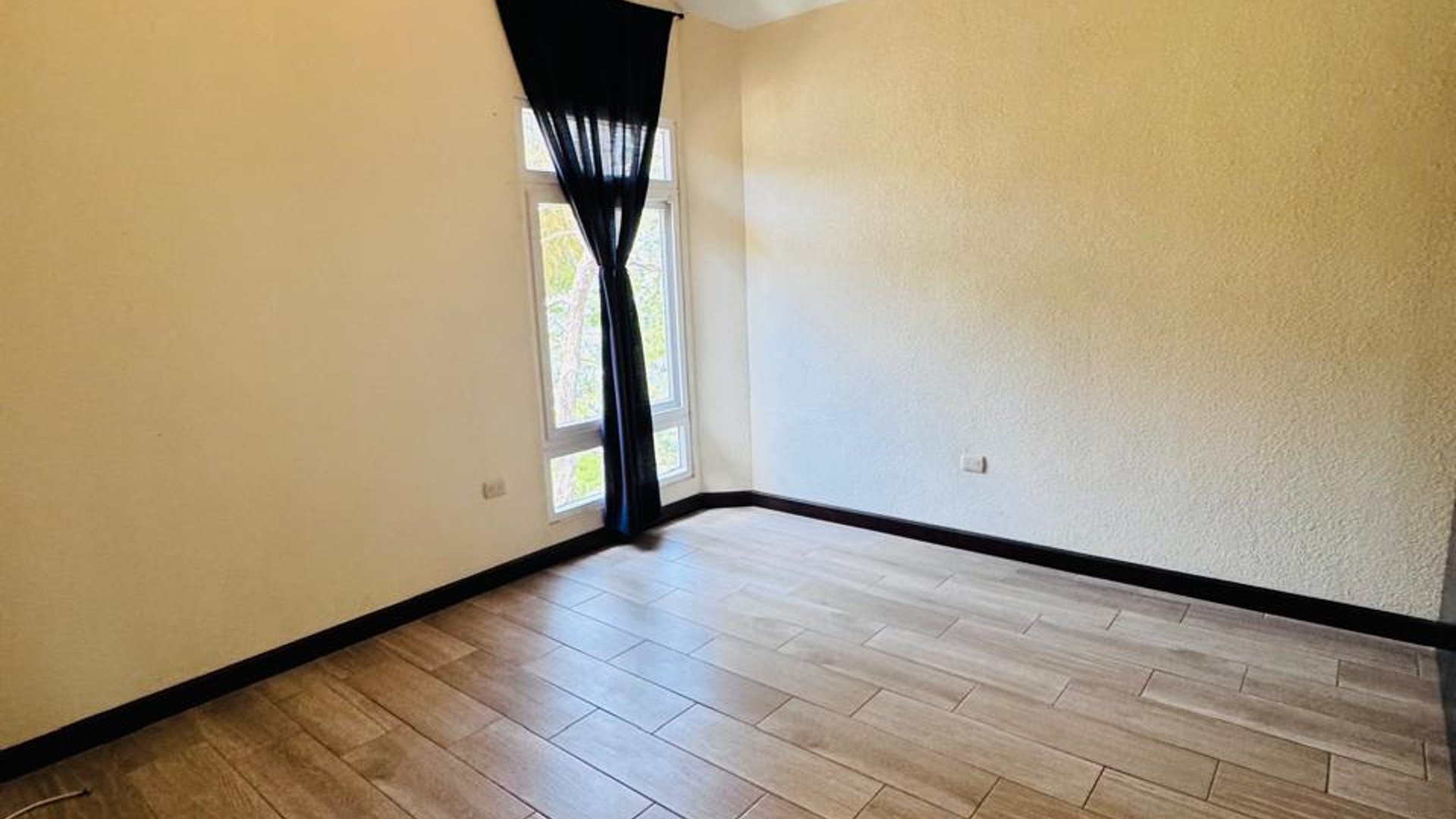 ???? CASA EN RENTA – 3 HAB + JARDÍN AMPLIO | BOSQUES DE ARRAZOLA - Miniatura 8