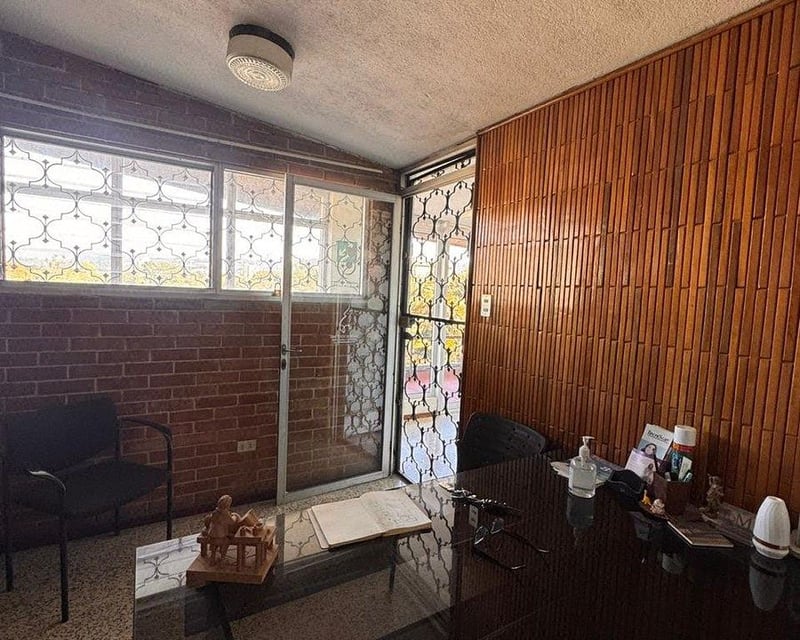 Oficina en VENTA en zona 10