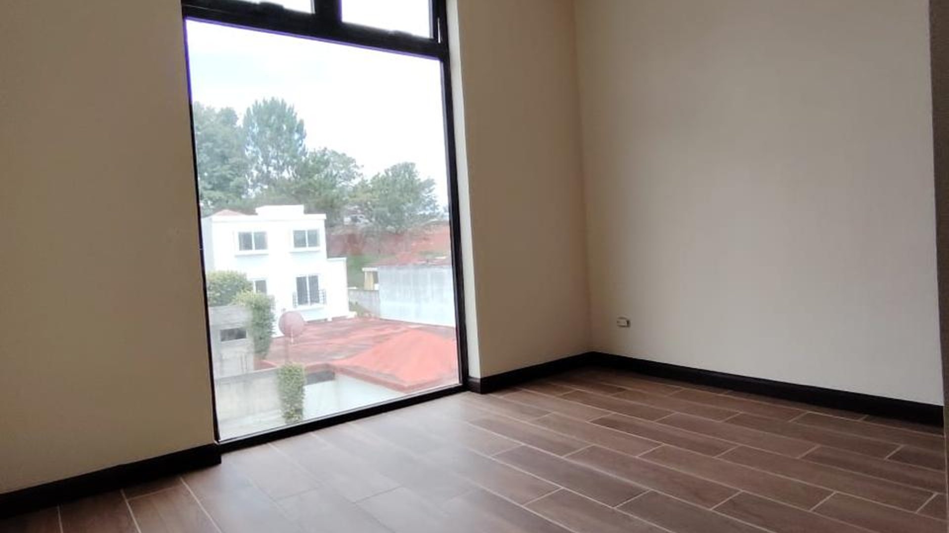 Casa En Venta En Bugamvilias De Arrazola, Fraijanes - Miniatura 3