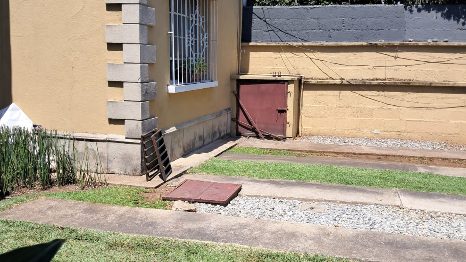 Casa de un nivel en venta en zona 10 ideal para oficinas en venta y renta