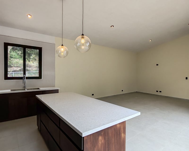 Casa en Venta en San Lucas Sacatepequez de 1 Nivel