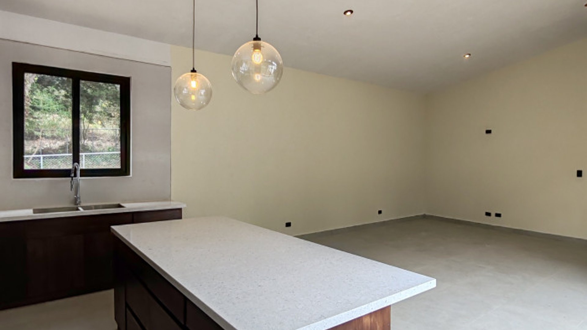 Casa en Venta en San Lucas Sacatepequez de 1 Nivel