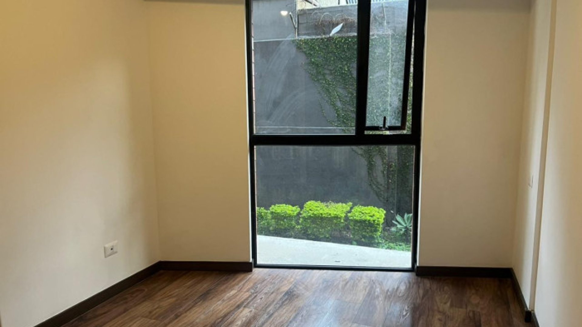 APARTAMENTO EN ALQUILER EN ZONA 11 - Miniatura 2