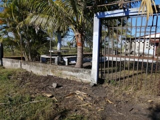 En venta  terreno y casa vacacional en Taxisco - Image 10