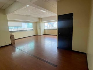 📍 OFICINA EN ALQUILER – 93 M² + A/C | EDIFICIO TORINO 1 | ZONA 10 - 5
