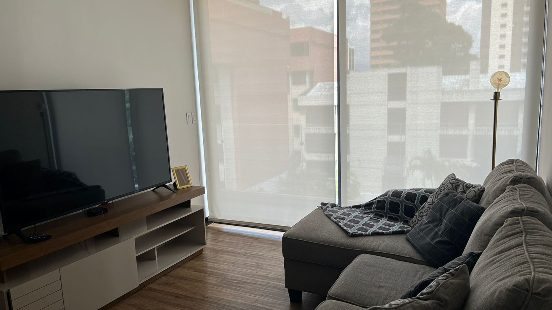 Renta de apartamento amueblado en zona 14 - 2 habitaciones Ref-6018 - Miniatura 2