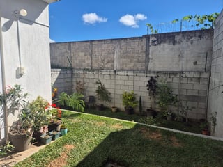 Casa Sola en Renta en Zona 10, Mixco, Guatemala - 3