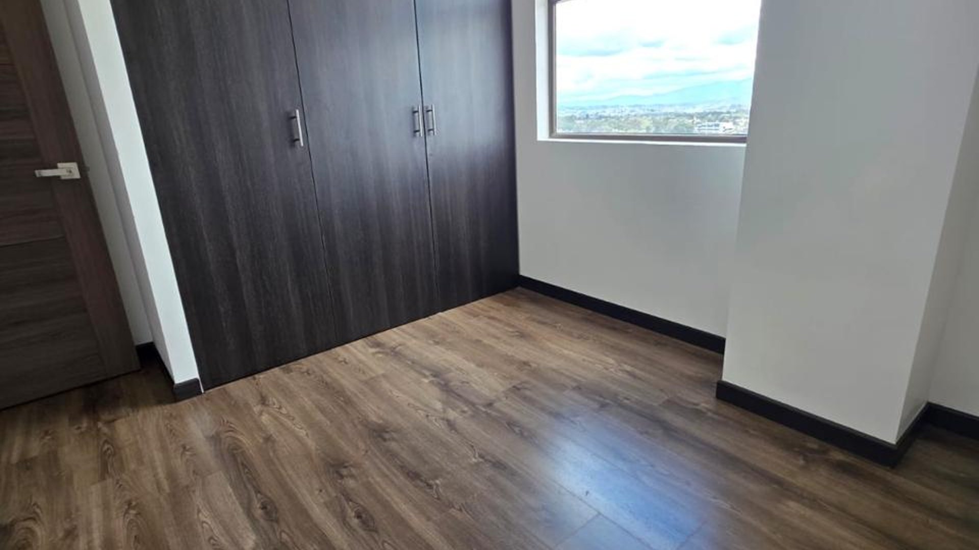 Apartamento en Di Fiori Zona 7 Nivel 9 - Miniatura 2