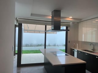 Apartamento  con jardín. en Venta, zona 10 - 3