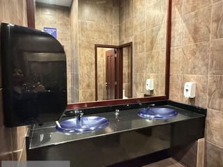 2 Edificios en Renta ideal para Universidades, Call Center u Oficinas CAES - Image 36