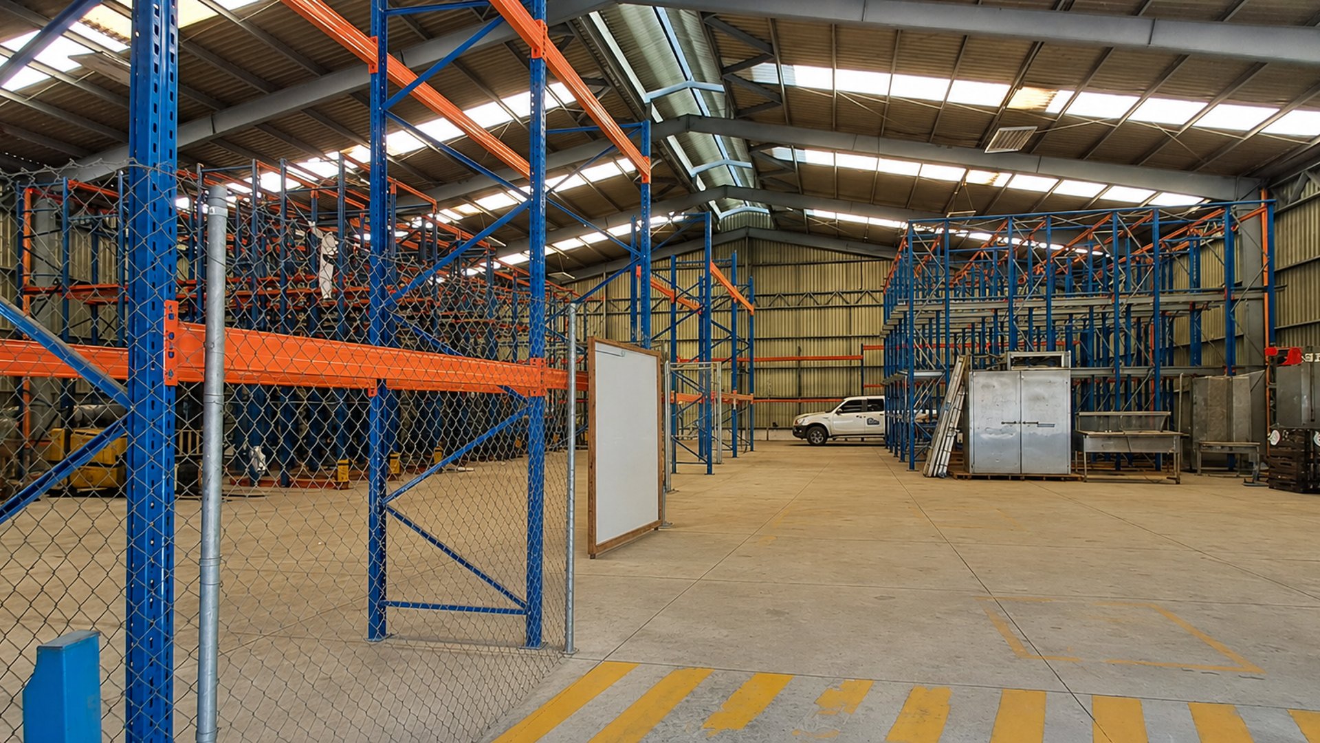 Bodega en Renta | Mixco Zona 10, Guatemala | USD 7500 - Miniatura 5