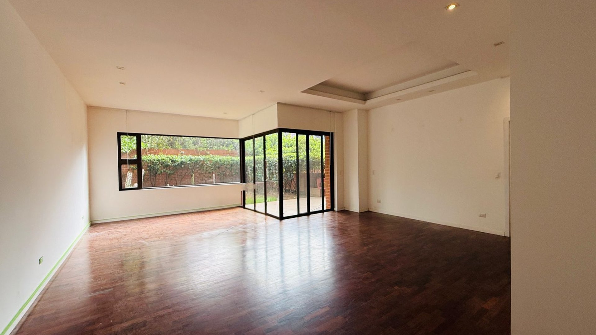 ALQUILER DE HERMOSO APARTAMENTO DE 1ER NIVEL - LUCCA, ZONA 10