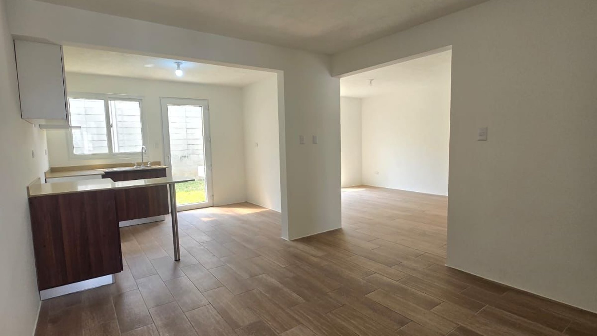 Venta de casa para estrenar en los Pinabetes (Los Eucaliptos)