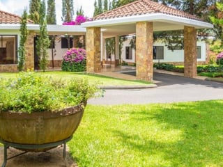 Terreno en Venta Cementerio Privado El Campanario Mixco - 2