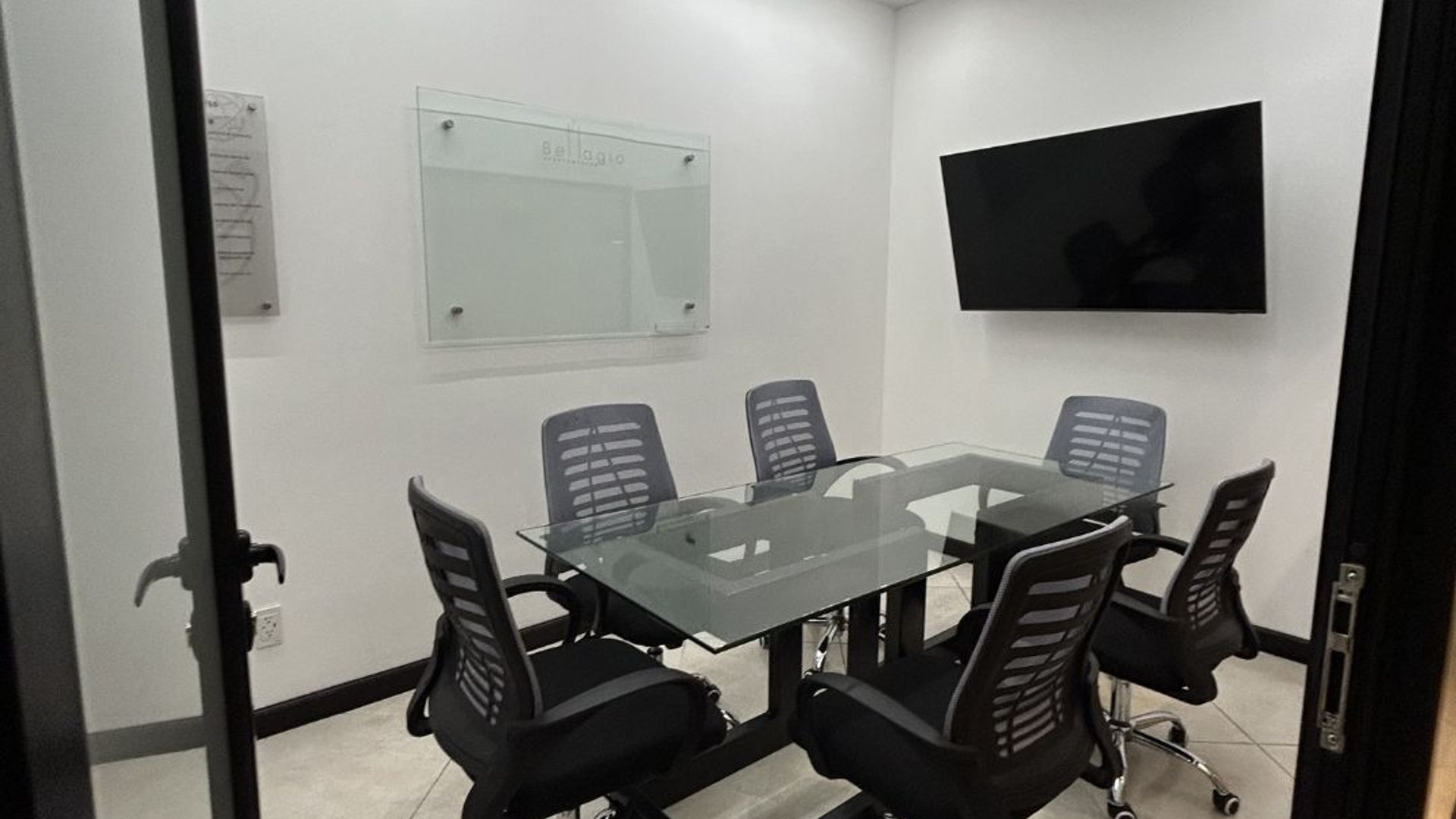 Apartamento en renta de 3 Dormitorios en zona 14 - Miniatura 10