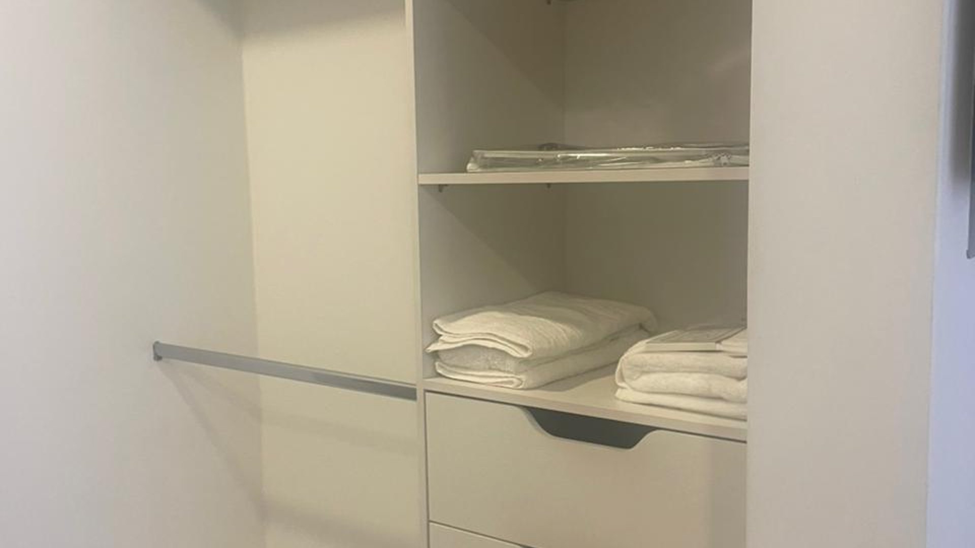 PRECIOSO Y MODERNO APARTAMENTO PARA EXTRENAR ZONA 13 - Miniatura 6