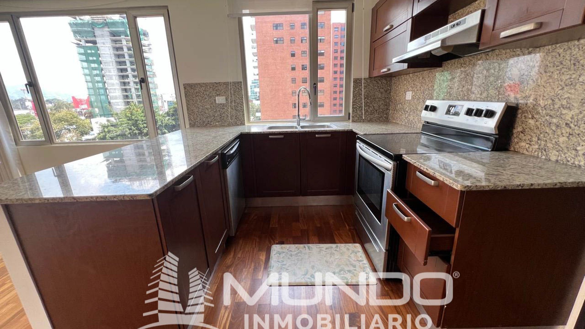 APARTAMENTO EN RENTA ZONA 10 - Miniatura 11