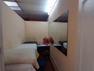 Derecho de Llave en Venta, Salón de Belleza Acreditado - Image 6