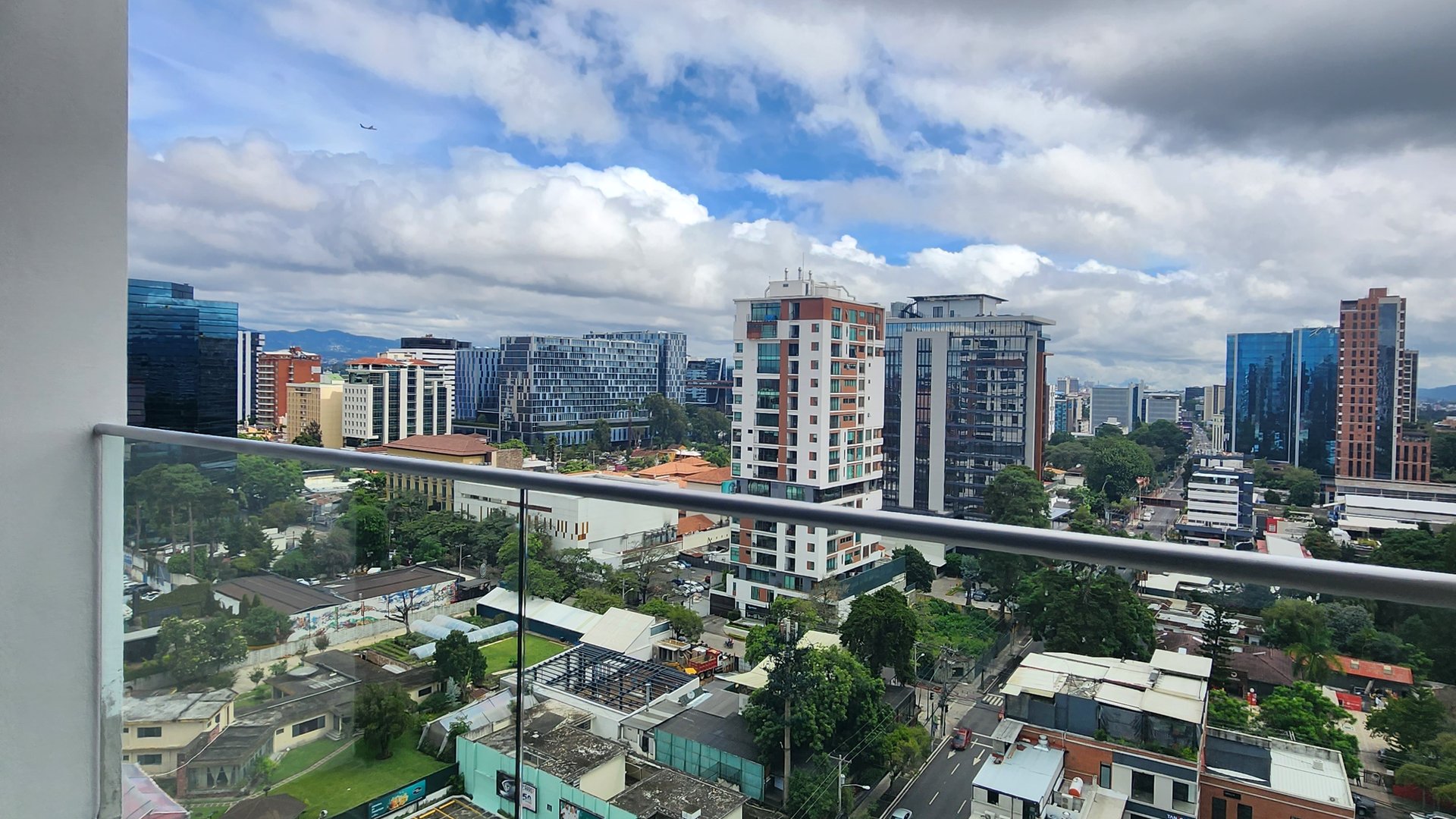 Hermoso apartamento amueblado en renta en zona 10