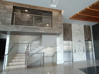 EDIFICIO EN RENTA EN ZONA 10 - Image 9