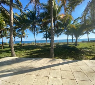 Casa en la playa en alquiler, Monterrico. 