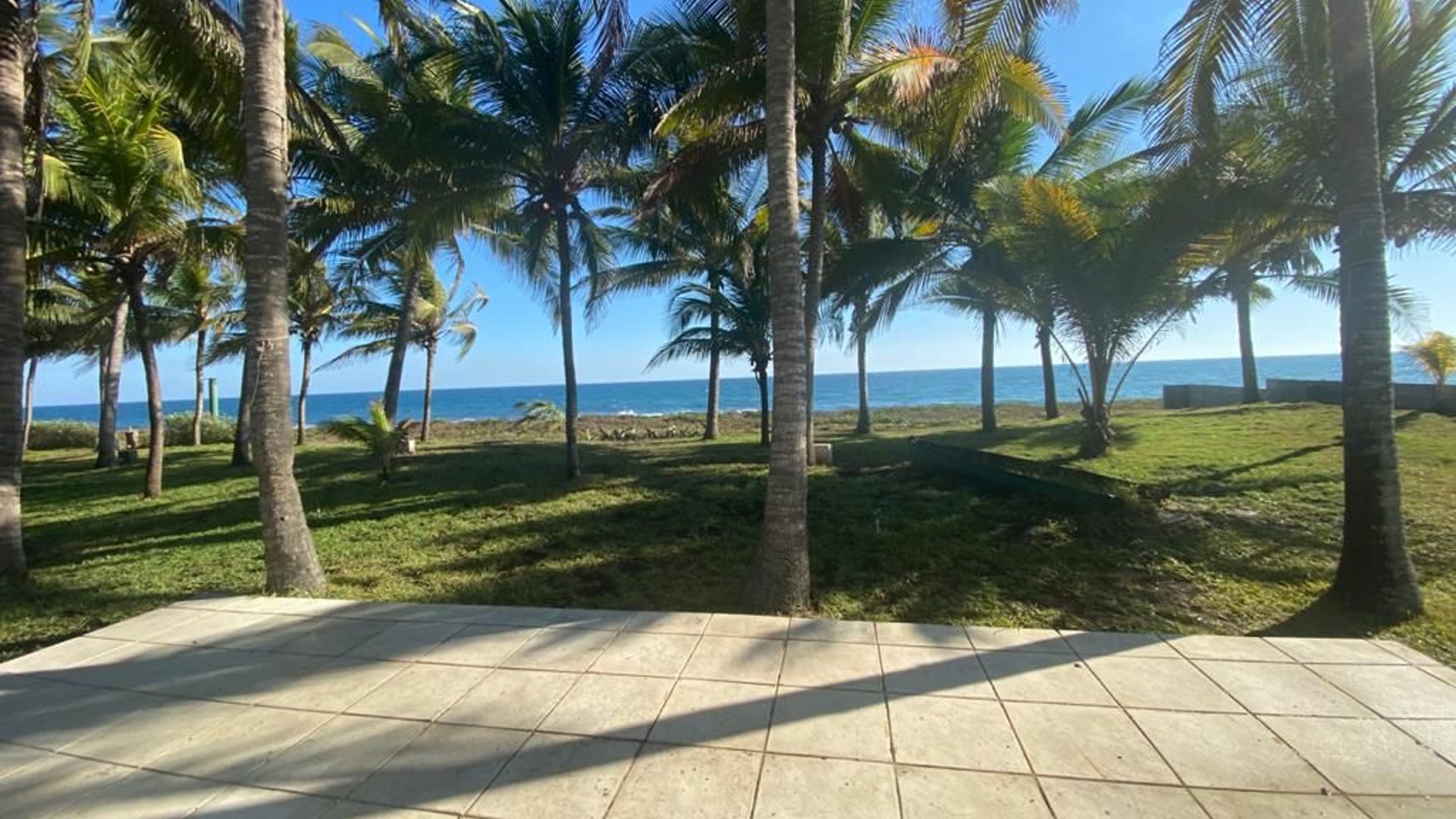Casa en la playa en alquiler, Monterrico. 