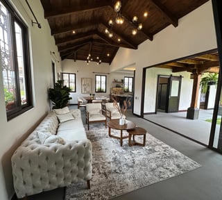 Venta de casa en Antigua,  Bellas vistas a los volcanes