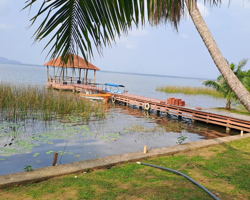 Beachfront House for Sale in Rio Dulce, Guatemala | 39 Manzanas, Pool, Dock