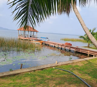 Beachfront House for Sale in Rio Dulce, Guatemala | 39 Manzanas, Pool, Dock
