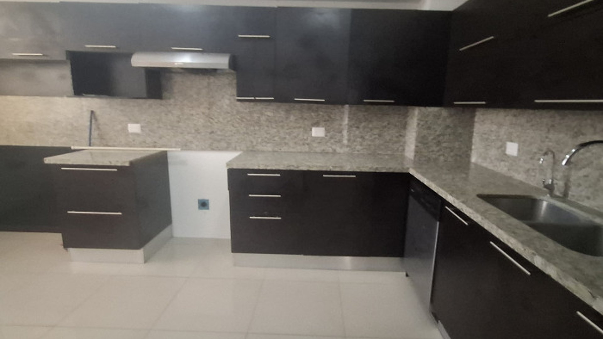 En Renta Apartamento en Zona 15 - Miniatura 2