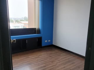 Oficina en Renta en Zona 9 - 3