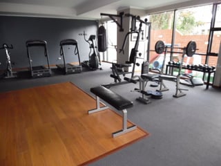 APARTAMENTO AMOBLADO ZONA 10 - 4