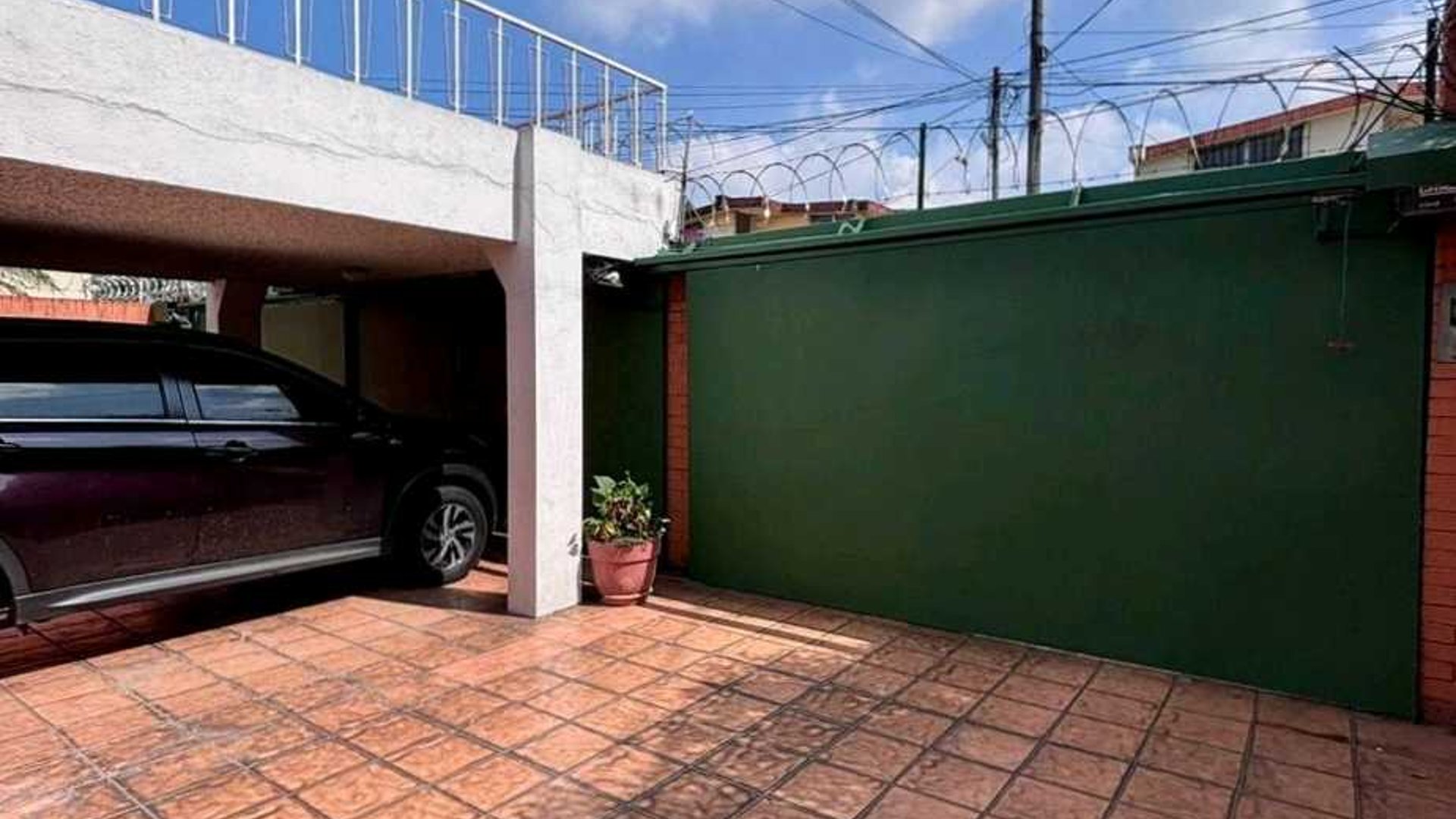 CASA EN ALQUILER PARA OFICINA???? Avenida Petapa z.12 - Miniatura 3