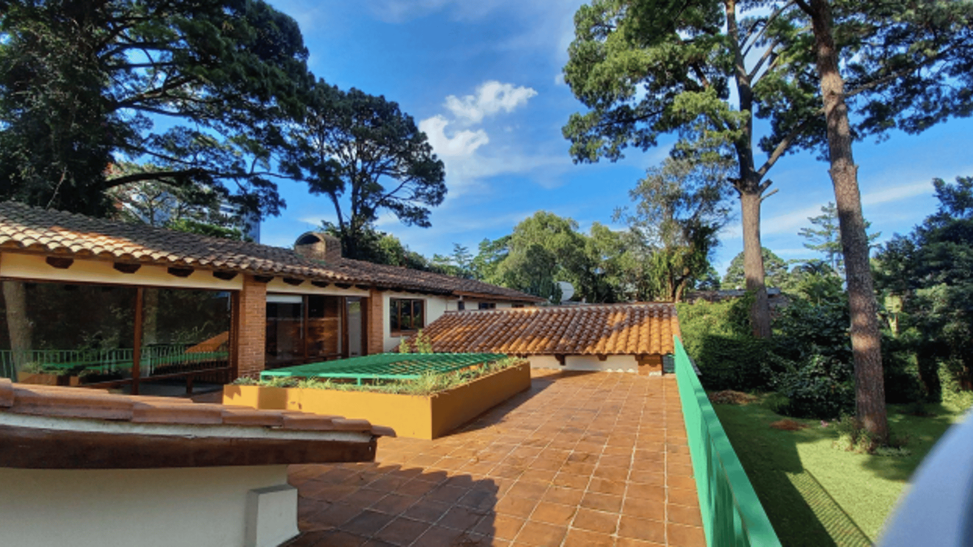 Casa en Renta zona 14 - excelente ubicación - Miniatura 16