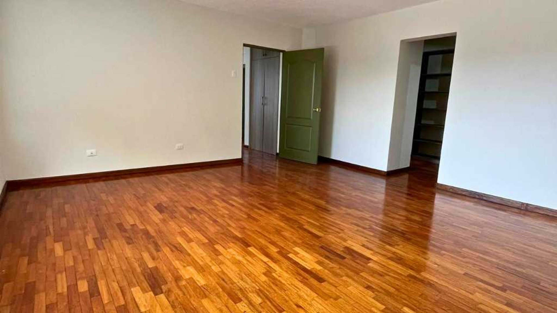 CASA EN RENTA – CONDOMINIO SAN SEBASTIÁN, AVENIDA HINCAPIÉ, ZONA 13 - Miniatura 24