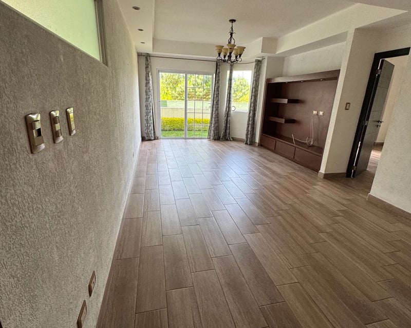 Alquiler apartamento 2 Dormitorios con jardín | La Vista Zona 16 (B)