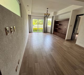 Alquiler apartamento 2 Dormitorios con jardín | La Vista Zona 16 (B)