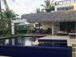 Casa Vacacional en Venta/Renta en Monterrico - Image 1