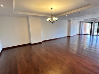Apartamento en Alquiler – Zona 14 Edificio Tadeus - Image 12