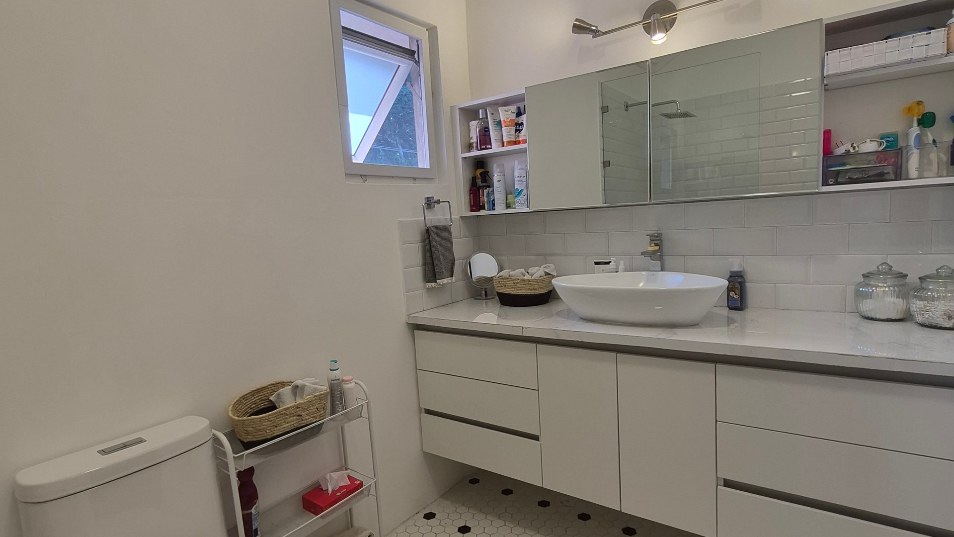 APARTAMENTO EN VENTA, RECIEN REMODELADO EN SAN JORGE MUXBAL - Miniatura 9