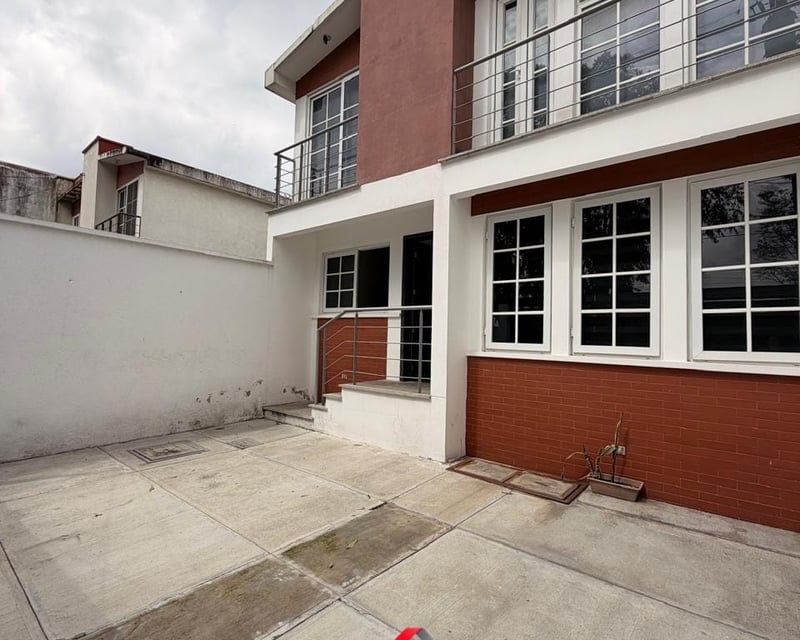CASA EN RENTA, SAN CRISTOBAL ZONA 8 DE MIXCO