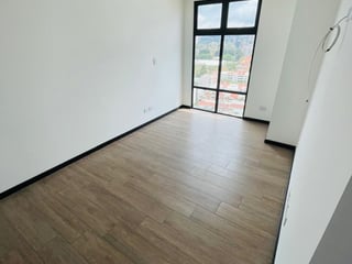 Apartamento de esquina en IQ10 Zona 10 | 2 Habitaciones Nivel 15 con lindas vistas - 4