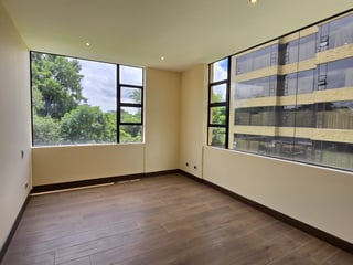 En venta apartamento en Oakland zona 10 Guatemala - 4